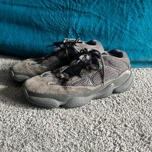 Yeezy 500 size 10.5